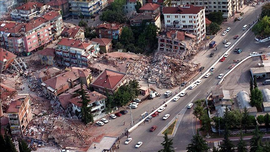 17 Ağustos Depremi 26. yılında: 45 saniyede yaşanan felaketin unutulmayan izleri 1